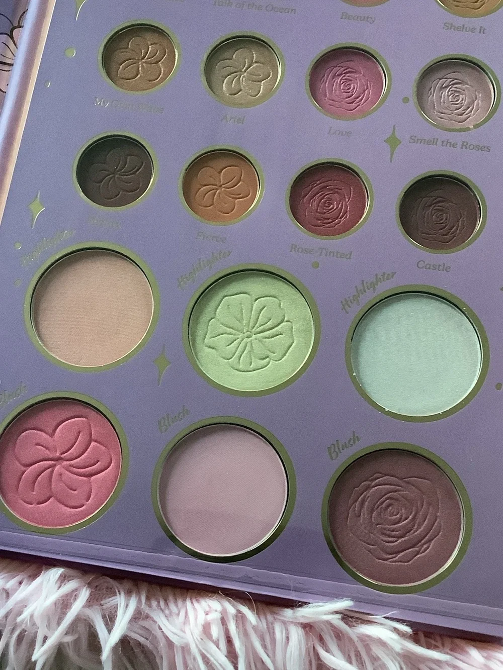 New Disney Princess Ariel and Belle Eyeshadow Blush Palette — Green, Yellow Pink